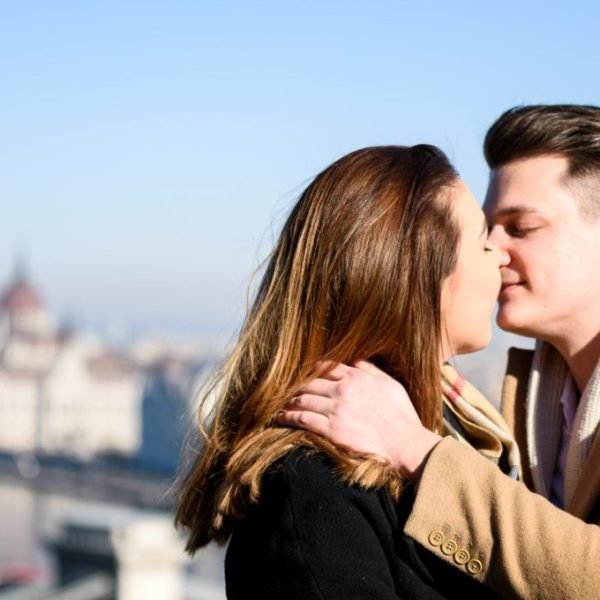 Online Dating Tips for the Digital Age of Romance