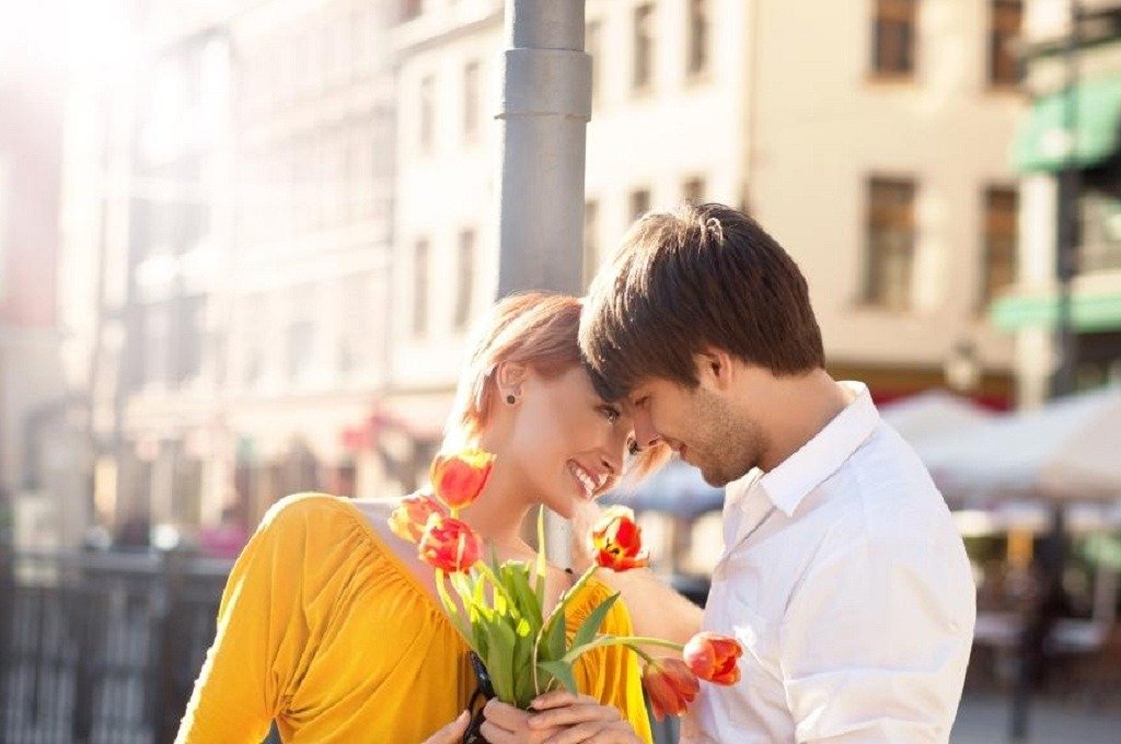 The Top 10 Romantic Flowers in 2021 - AsianDate Scam