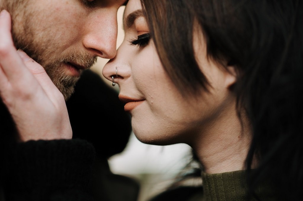 Seeing Signs To Leave A Relationship? | Asiandatescam Online