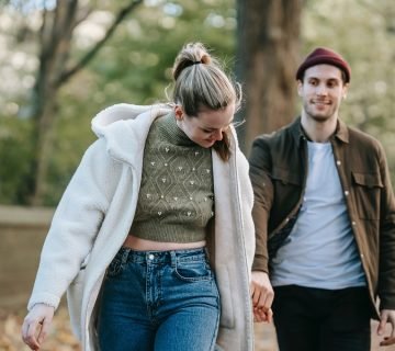How to Text a Guy? 7 Ways to Create Instant Attraction Via Texting
